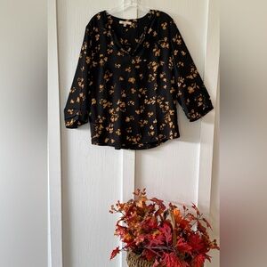 V-Neck Blouse in Black with Camel and Cream Fall Floral Print